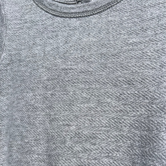 Scoop-neck, Sleeveless Top with Cuffed Hem and Back Zipper - Picture 6 of 15